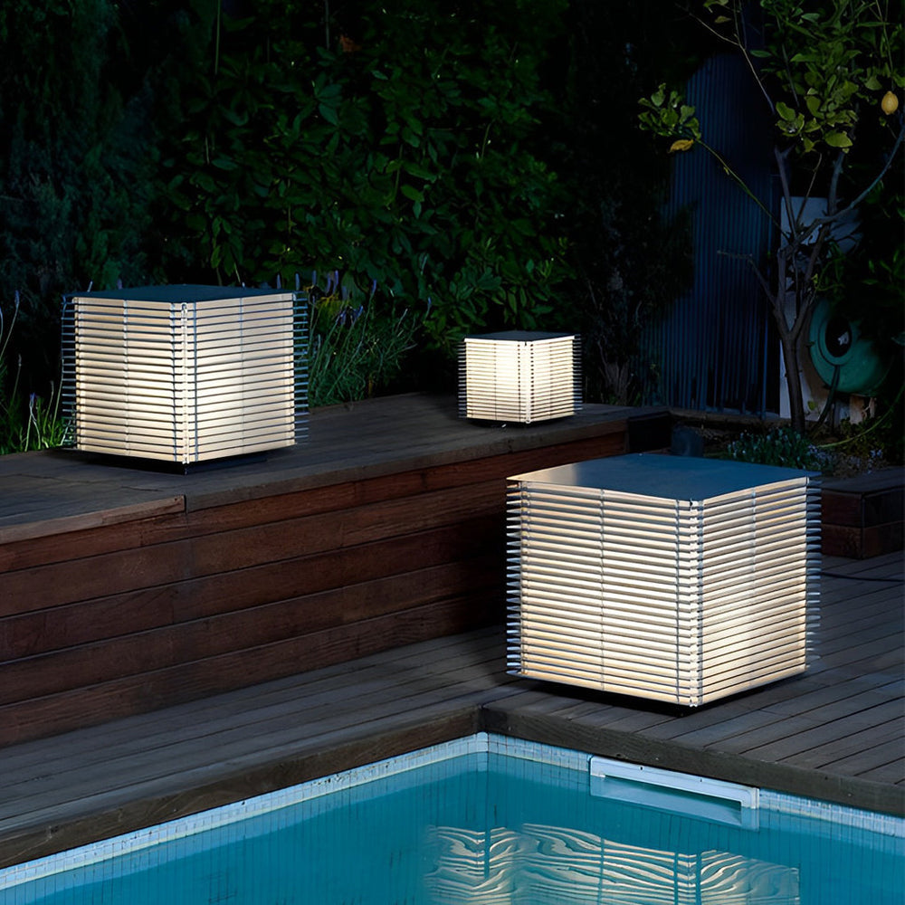 Square Grids Waterproof LED Outdoor Lawn Lamp