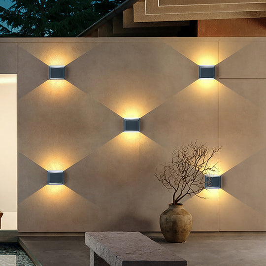 Modern Minimalist Waterproof LED Wall Light for Outdoor Villa Courtyard Garden