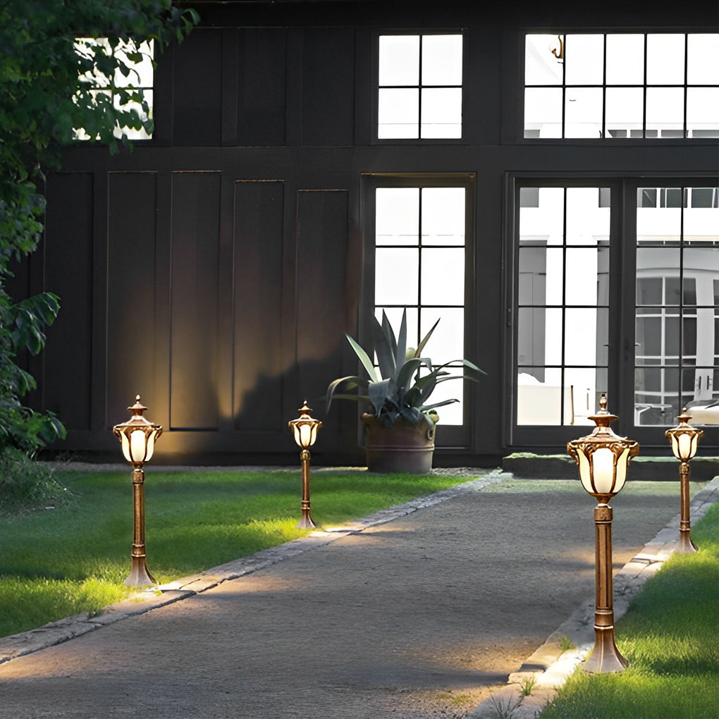 Traditional European-Style LED Outdoor Pathway Lamp Post – Durable & Waterproof