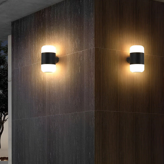 Round LED Outdoor Waterproof Up and Down Wall Lamp
