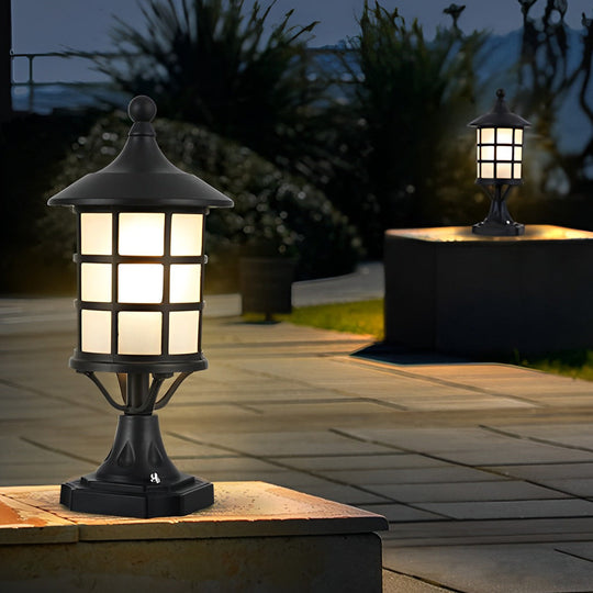 Round Cage Waterproof LED Solar Fence Post Light with Remote