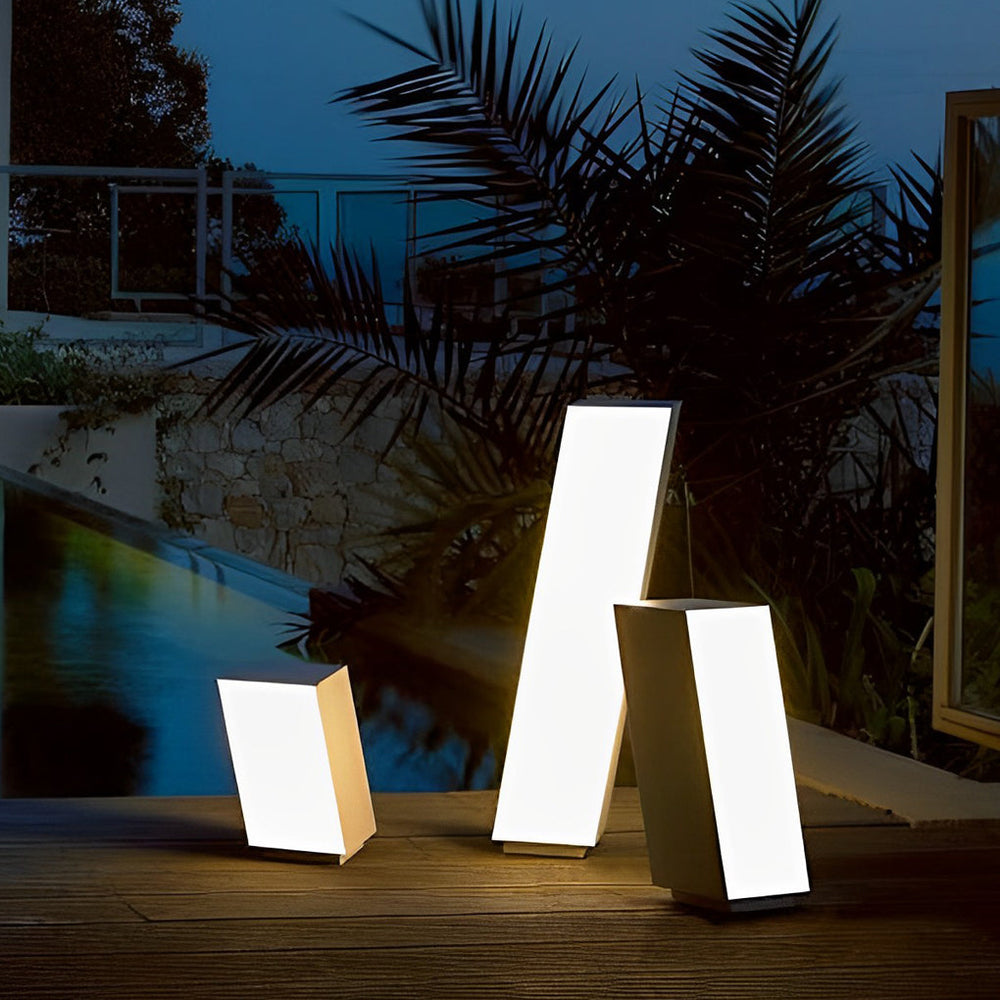 Artistic Cuboid Inclined Outdoor Lawn Lamp