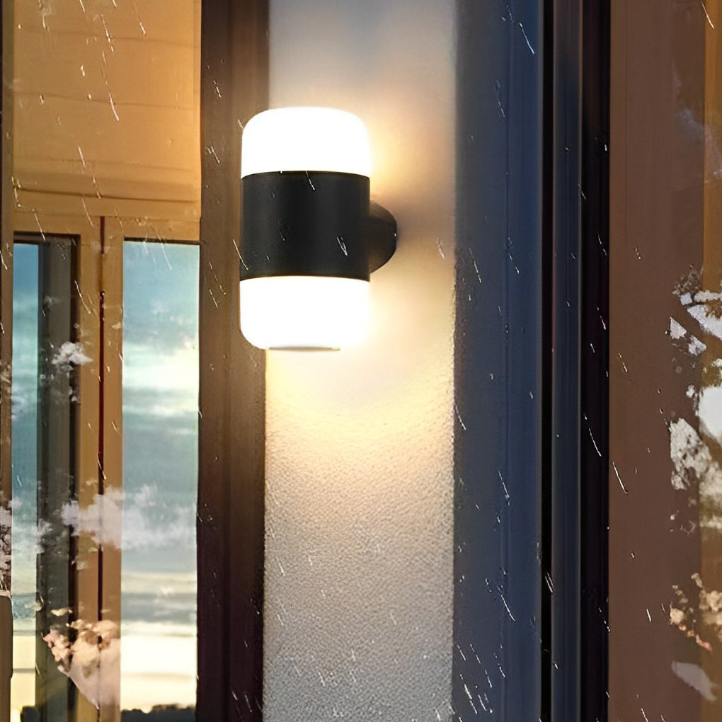 Round LED Outdoor Waterproof Up and Down Wall Lamp