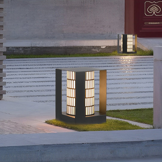 Four-Panel Cylinder Lantern LED Outdoor Light with Lattice Pattern