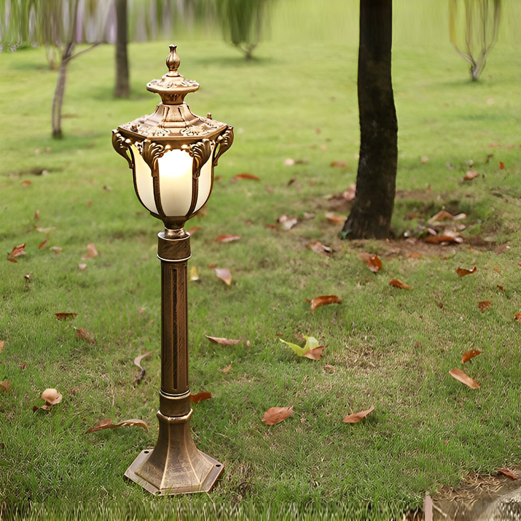 Traditional European-Style LED Outdoor Pathway Lamp Post – Durable & Waterproof