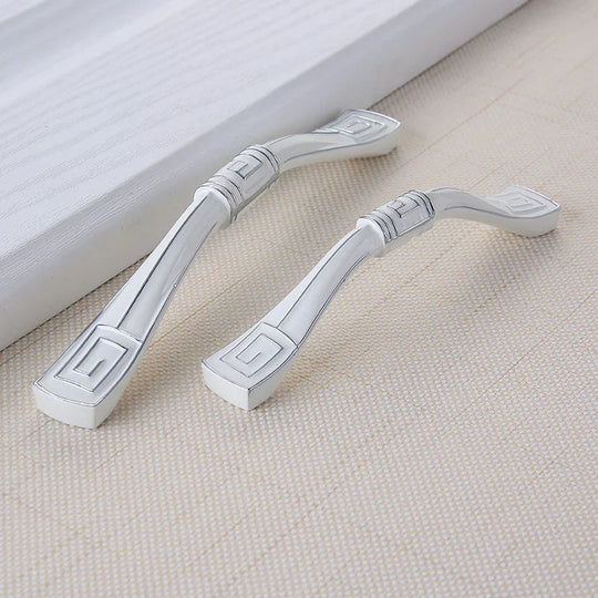 European Ivory White Cabinet Handle – Elegant Zinc Alloy Pulls for Dressers and Cupboards (96mm)