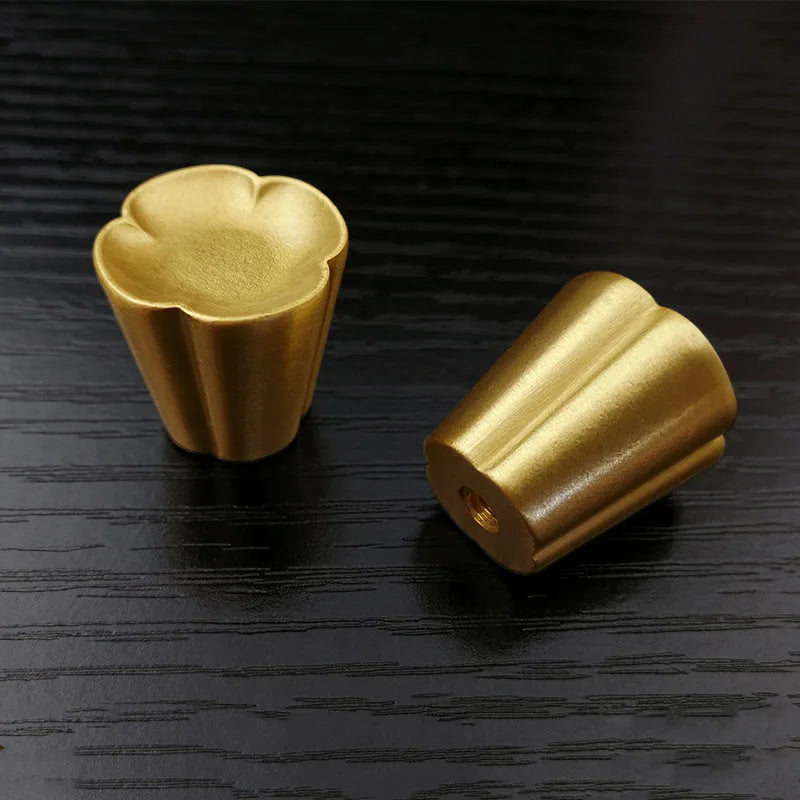 Solid Brass Flower Cabinet Knobs – Elegant Drawer & Wardrobe Pulls