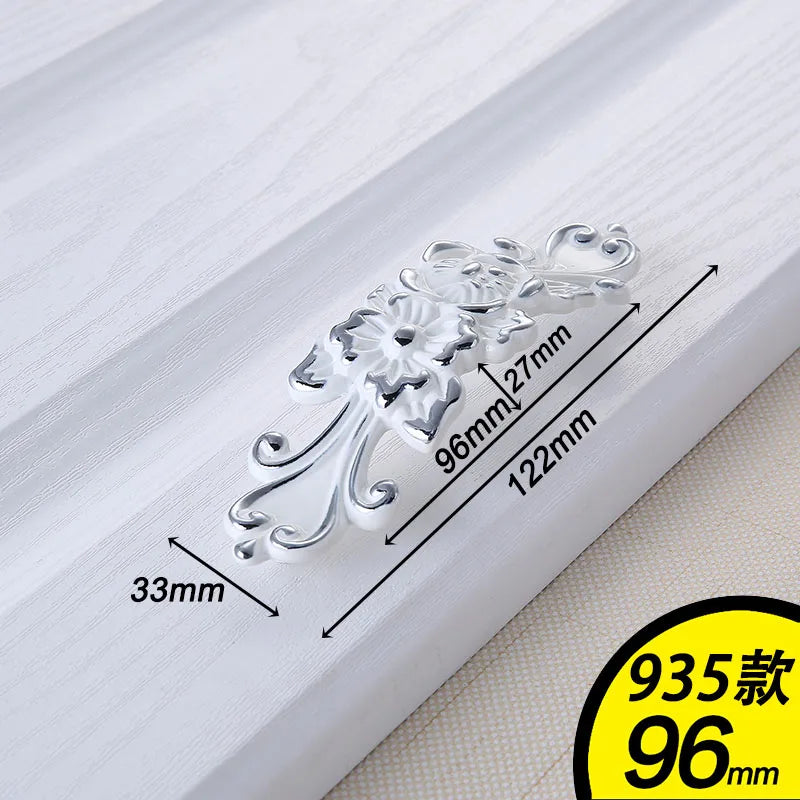 European Ivory White Cabinet Handle – Elegant Zinc Alloy Pulls for Dressers and Cupboards (96mm)