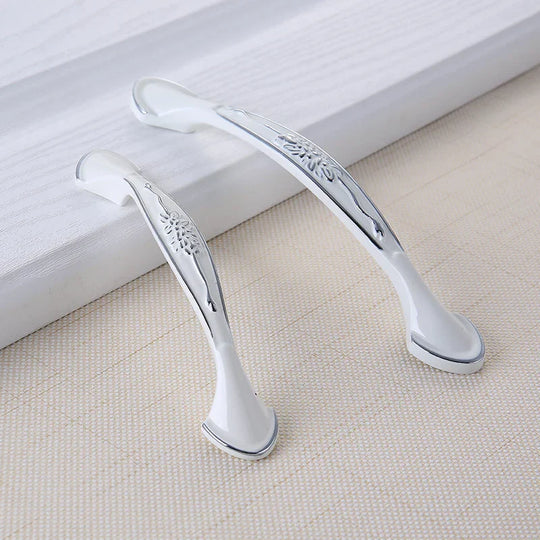 European Ivory White Cabinet Handle – Elegant Zinc Alloy Pulls for Dressers and Cupboards (96mm)