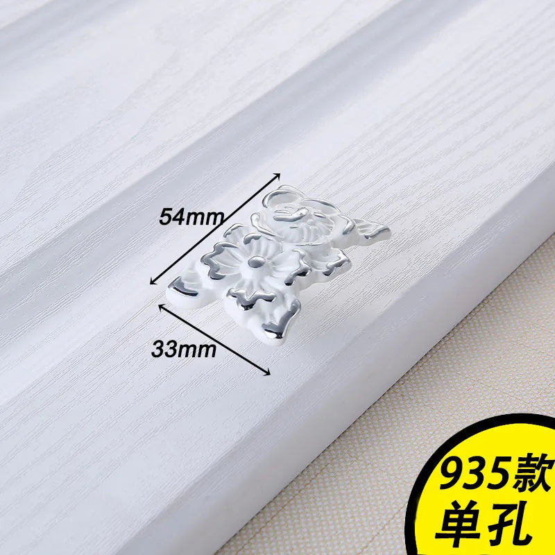European Ivory White Cabinet Handle – Elegant Zinc Alloy Pulls for Dressers and Cupboards (96mm)