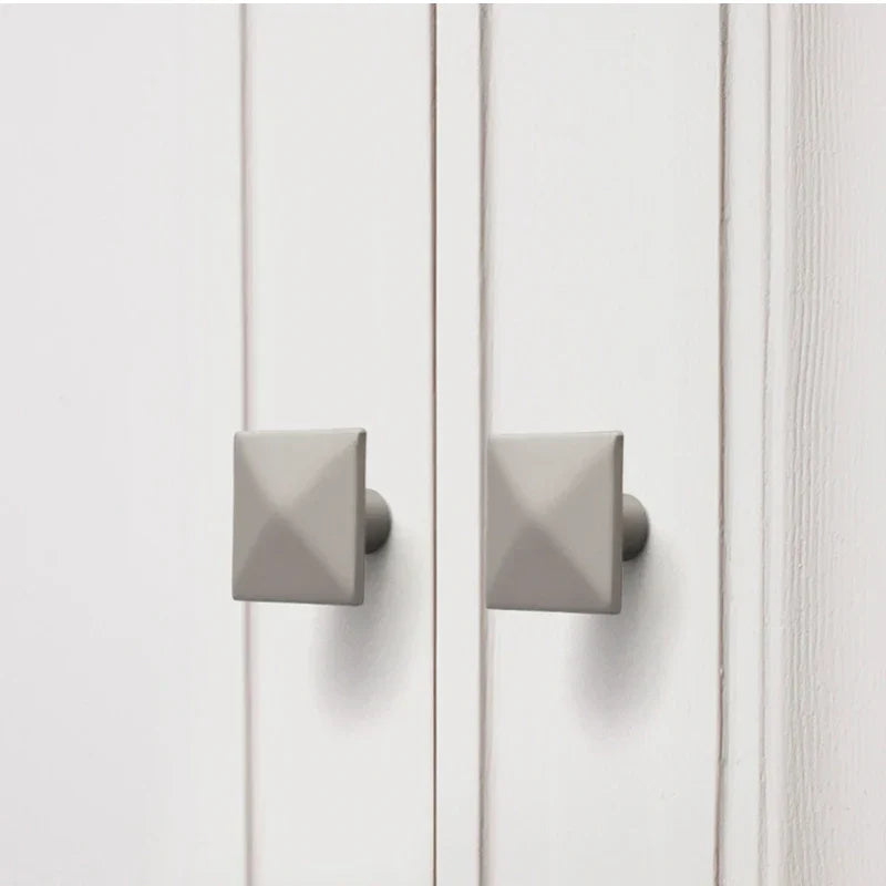 Modern Zinc Alloy Drawer Knobs – Single-Hole Cabinet Handles