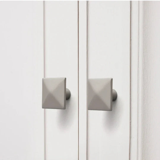 Modern Zinc Alloy Drawer Knobs – Single-Hole Cabinet Handles