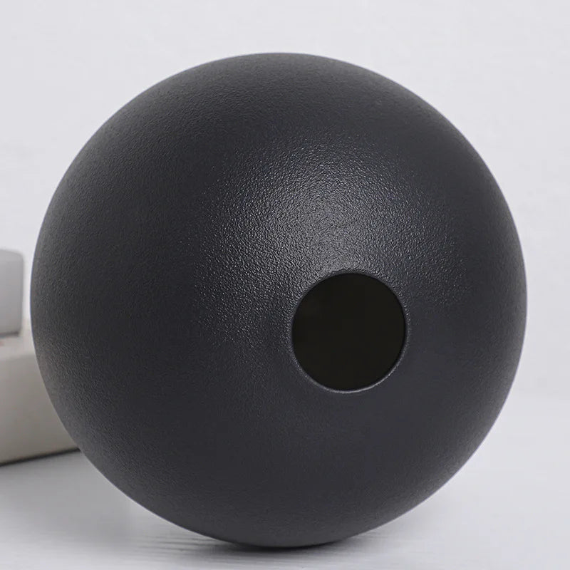 Black and White Ceramic Ball Vase for Hydroponic Flower Decor