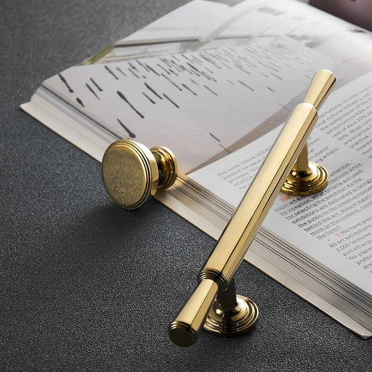Chrome and Polished Gold Brass Furniture Handles – Modern Pulls and Knobs for Cabinets and Wardrobes