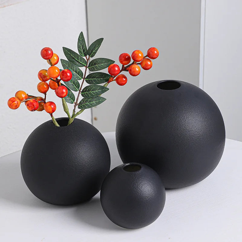 Black and White Ceramic Ball Vase for Hydroponic Flower Decor