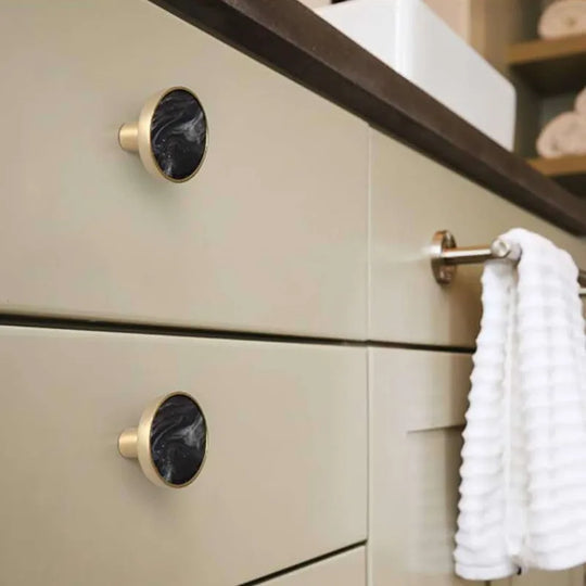 Shell Cabinet Handles – Gold Single-Hole Knobs & Multipurpose Hooks
