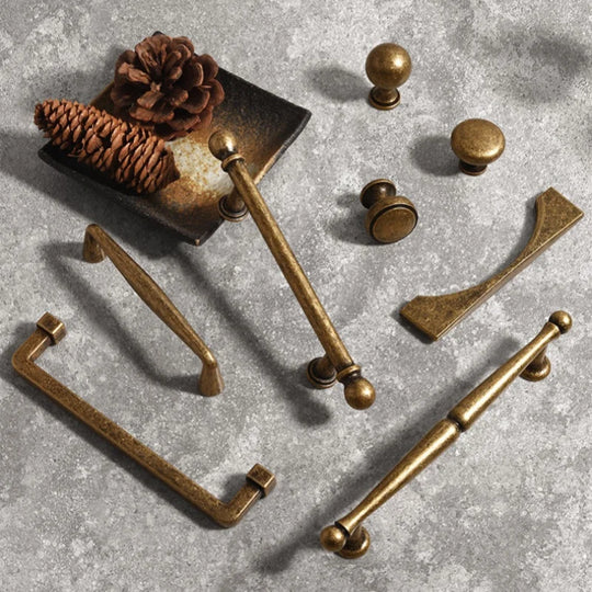 Antique Bronze Wardrobe Door Handles – Vintage Zinc Alloy Pulls for Furniture