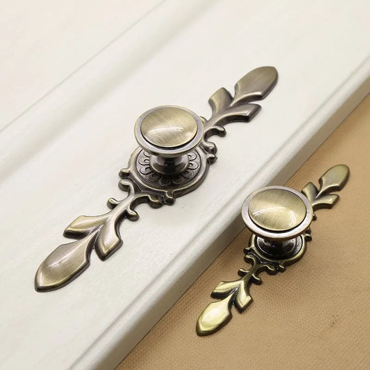 Retro Bronze Cabinet Handles – Antique Metal Drawer & Door Pulls