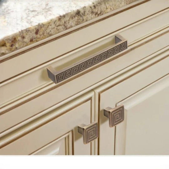 Antique Yellow Bronze Wardrobe Handles – Zinc Alloy Drawer Pulls