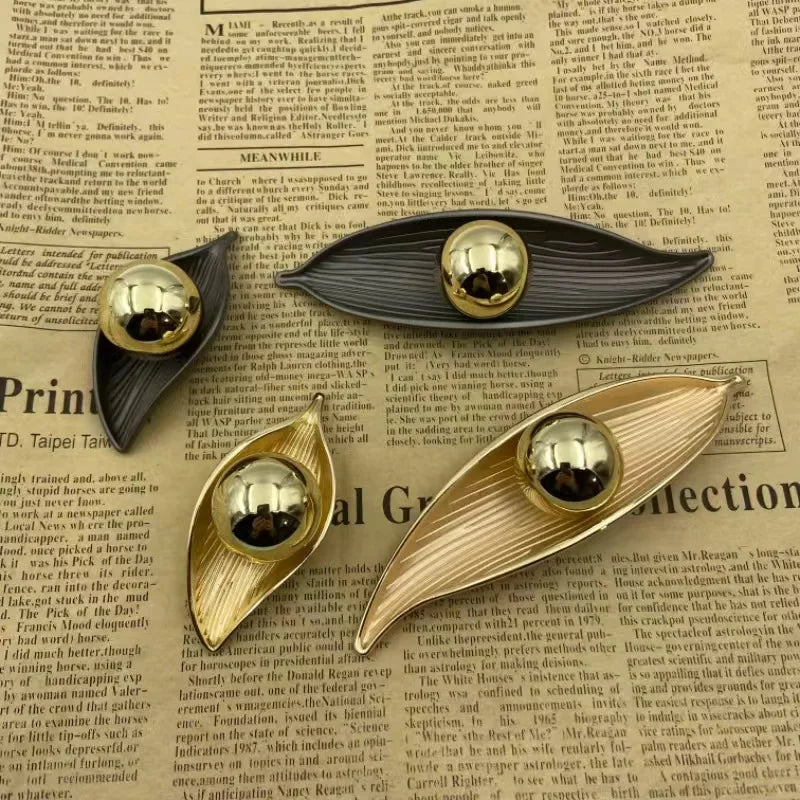 Creative Leaf Ball Zinc Alloy Knob – Gold Furniture Handle