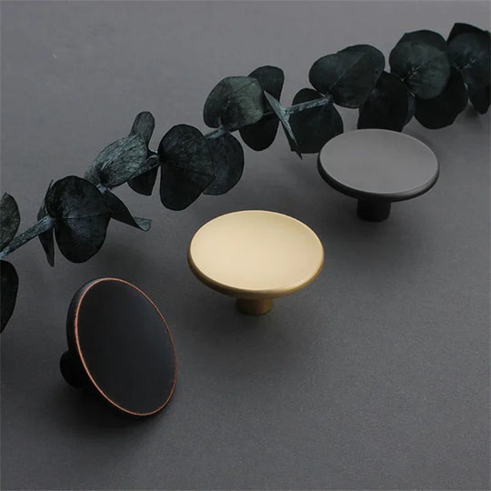 Modern Zinc Alloy Round Knob – Sleek Single-Hole Furniture Handle
