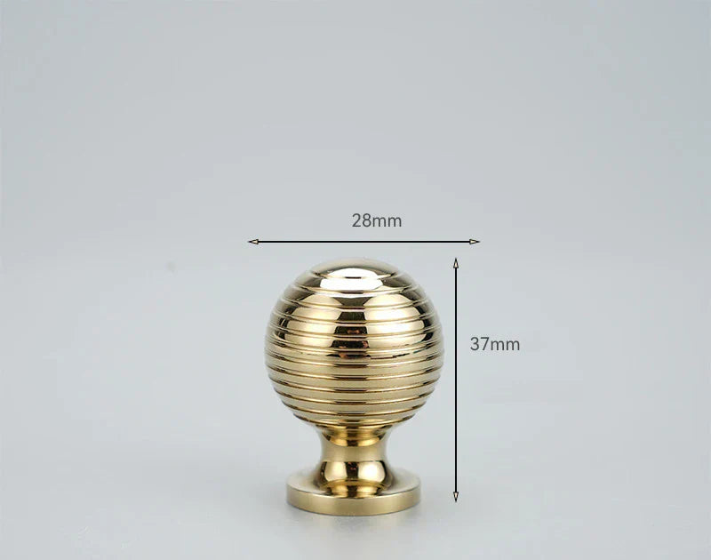 Chrome and Polished Gold Brass Furniture Handles – Modern Pulls and Knobs for Cabinets and Wardrobes