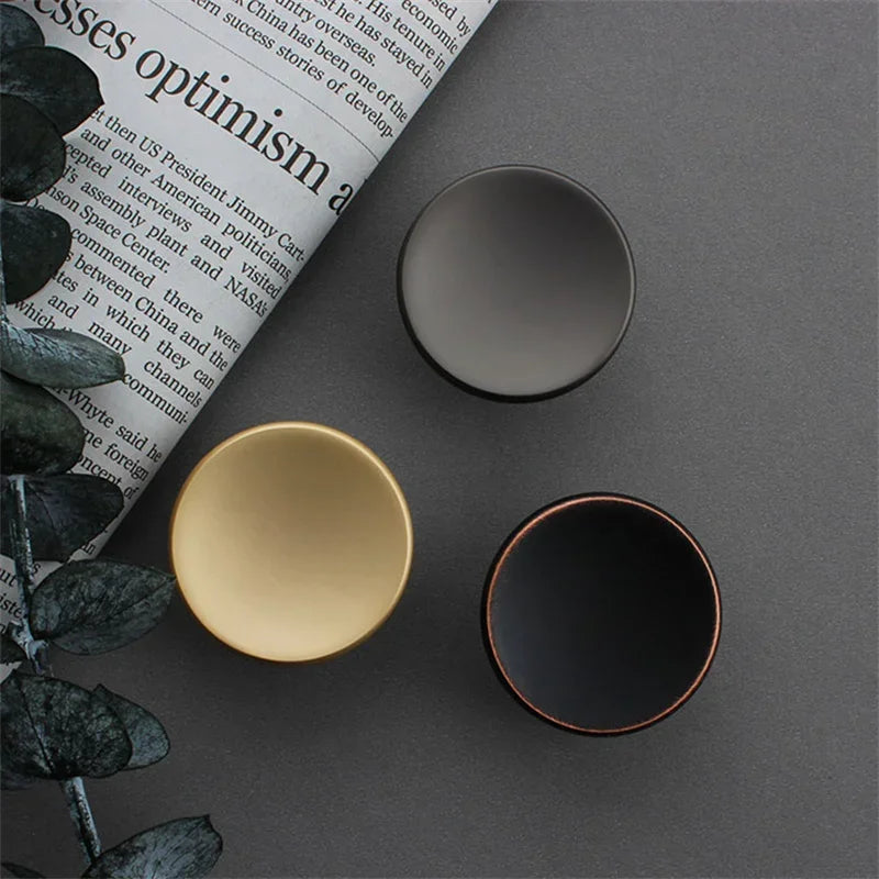 Modern Zinc Alloy Round Knob – Sleek Single-Hole Furniture Handle