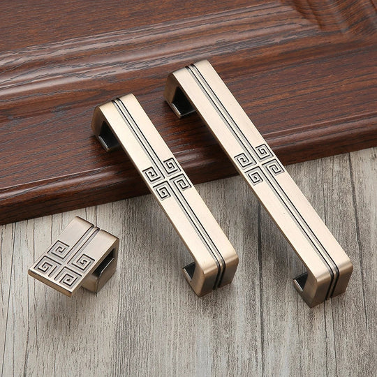 Antique Yellow Bronze Wardrobe Handles – Zinc Alloy Drawer Pulls