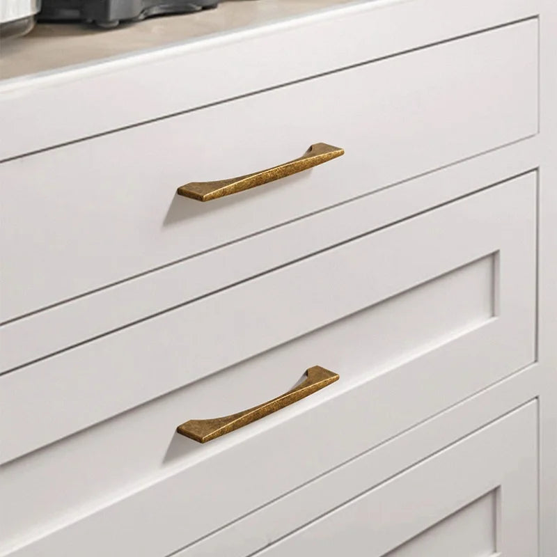 Antique Bronze Wardrobe Door Handles – Vintage Zinc Alloy Pulls for Furniture