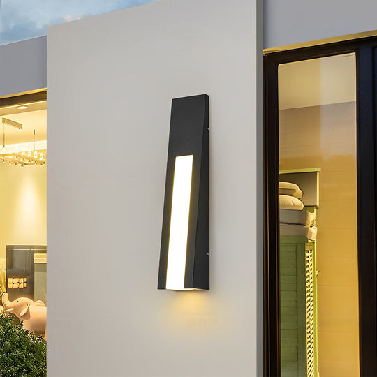 Minimalist Black Modern LED Outdoor Wall Lamp