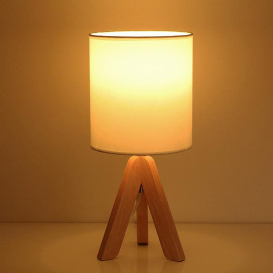 15'' Wood Modern Tripod Table Lamp with Linen Shade