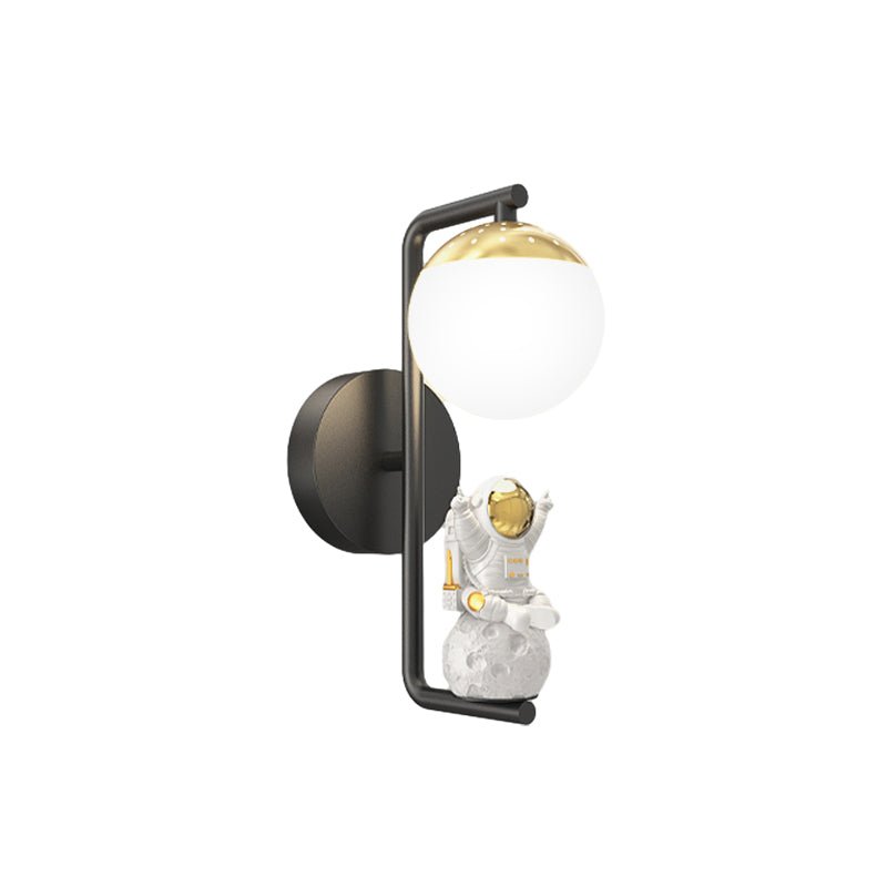 Cartoon Astronaut LED Wall Light – 3 Step Dimming