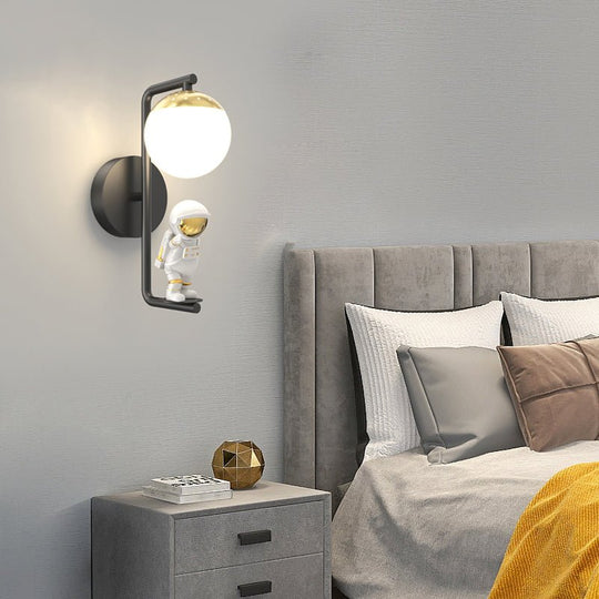 Cartoon Astronaut LED Wall Light – 3 Step Dimming