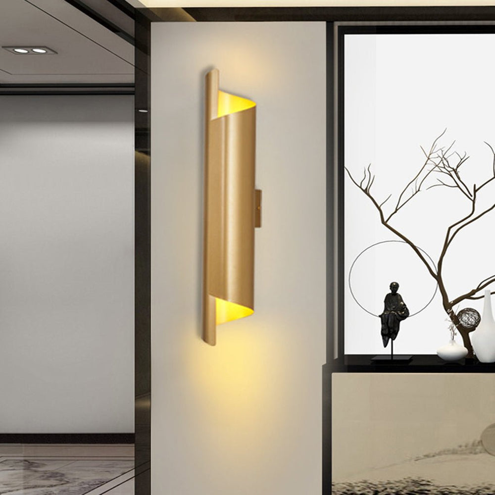 Classic Nordic LED Curved Metal Wall Lamp