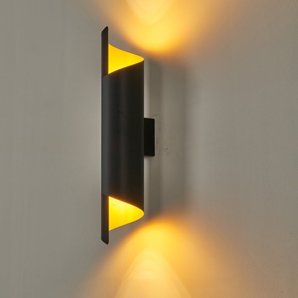 Classic Nordic LED Curved Metal Wall Lamp