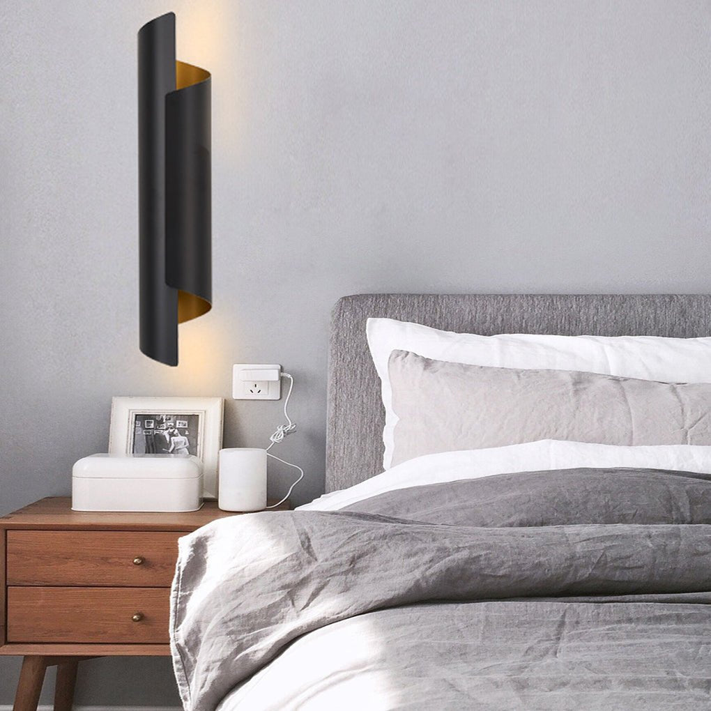 Classic Nordic LED Curved Metal Wall Lamp