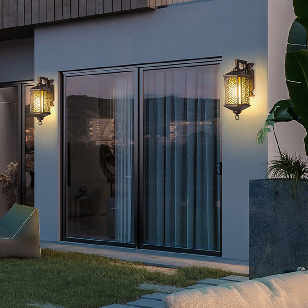 Classical Hollow Pattern Outdoor Wall Lamp