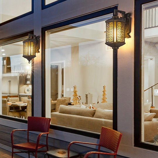 Classical Hollow Pattern Outdoor Wall Lamp