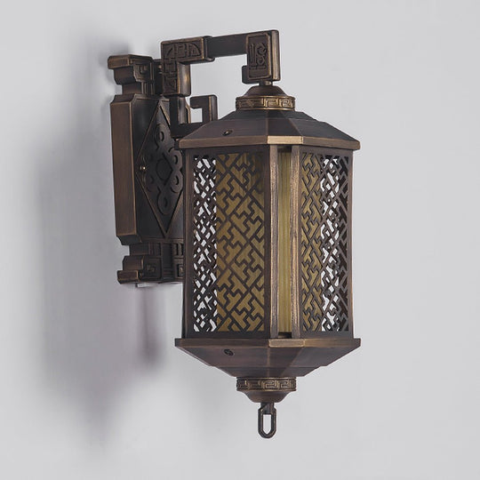 Classical Hollow Pattern Outdoor Wall Lamp