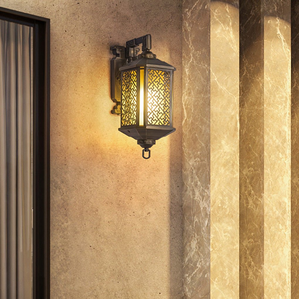 Classical Hollow Pattern Outdoor Wall Lamp