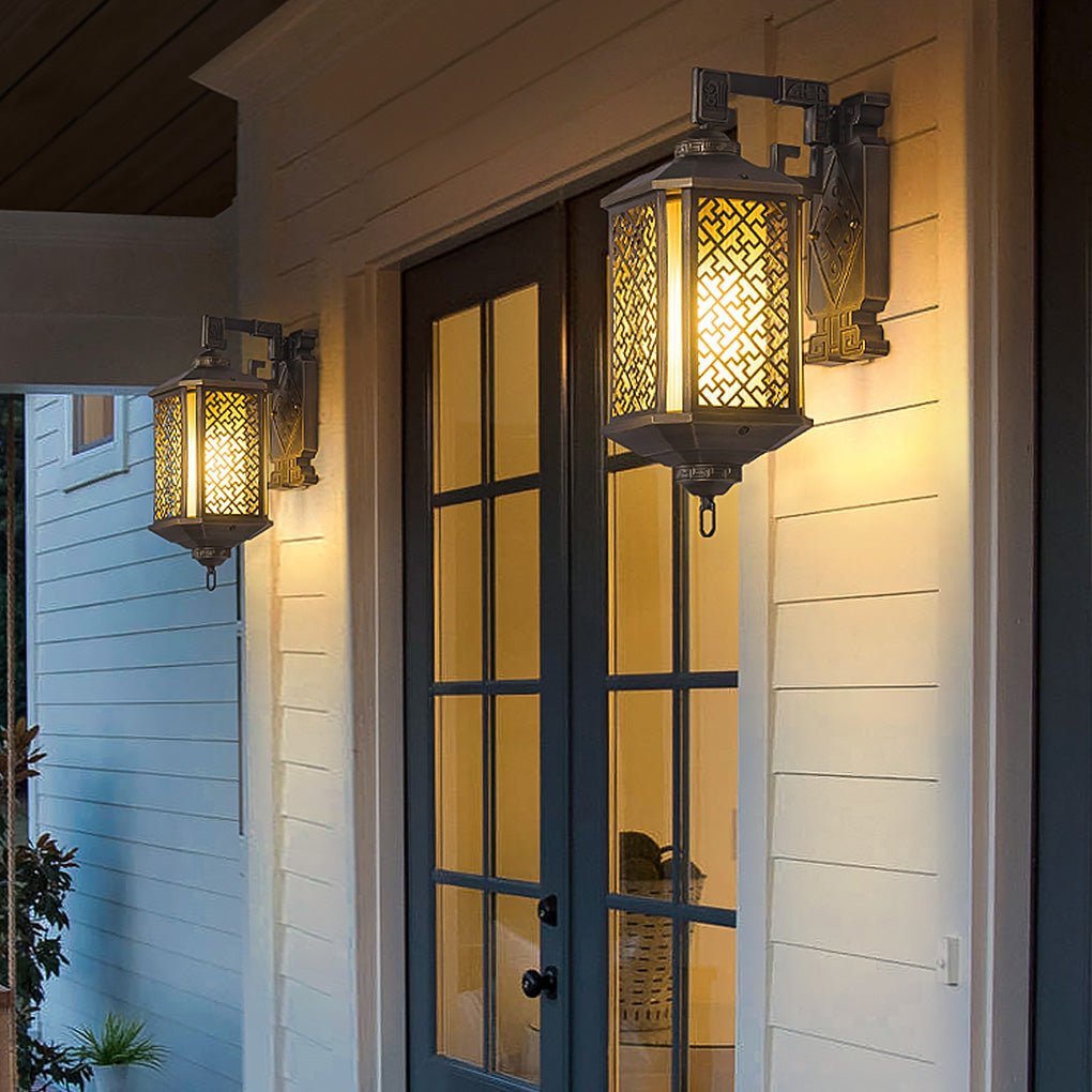 Classical Hollow Pattern Outdoor Wall Lamp