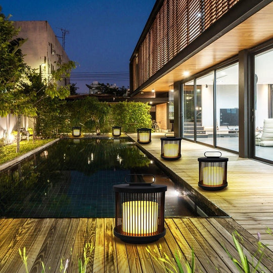 Cage Shape Retro Outdoor Lantern Lamp Black