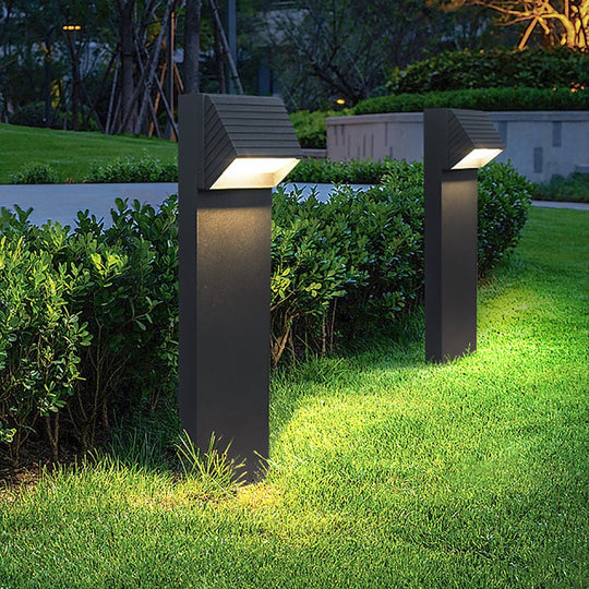 Chic Flash Black LED Lawn Light for Outdoor Spaces