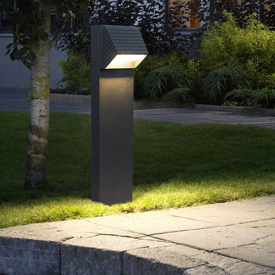 Chic Flash Black LED Lawn Light for Outdoor Spaces