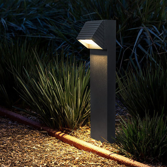 Chic Flash Black LED Lawn Light for Outdoor Spaces