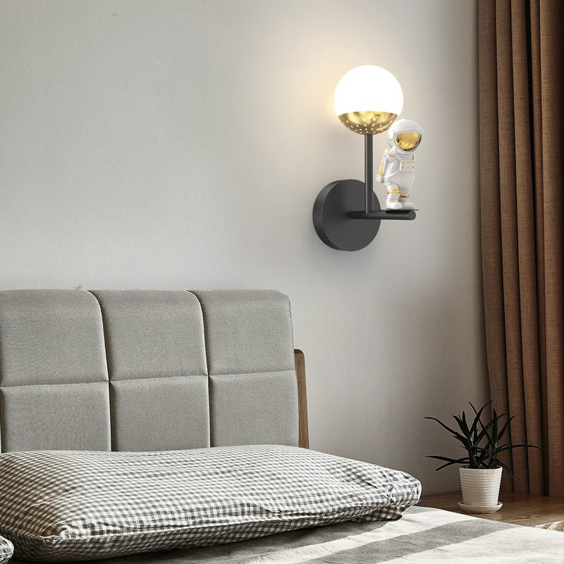 Moon Astronaut LED Wall Light – 3 Step Dimming