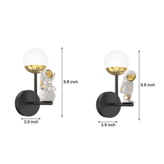 Moon Astronaut LED Wall Light – 3 Step Dimming