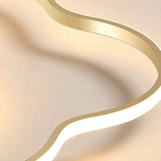 Nordic Creative Cloud Shape Personalized Decorative LED Ceiling Lamp for Kids’ Room