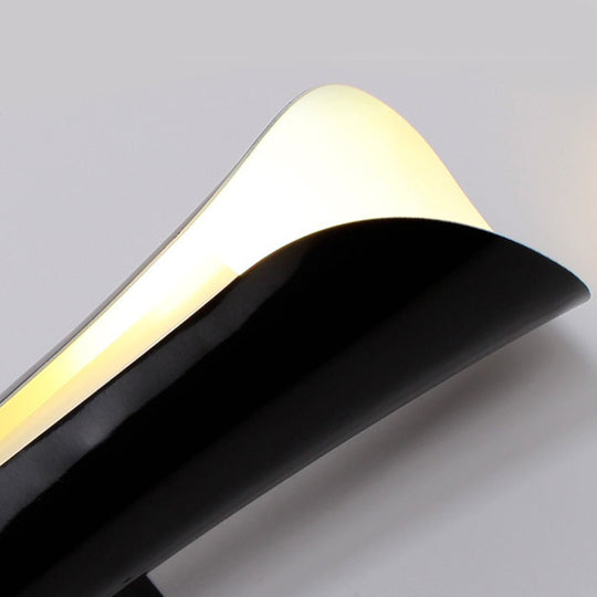 Nordic Minimalist LED Wall Sconce for Indoor and Outdoor Use
