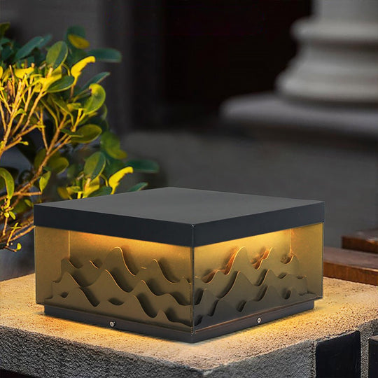 Outdoor Waterproof Garden Lamp Post with Mountain Scenery Design